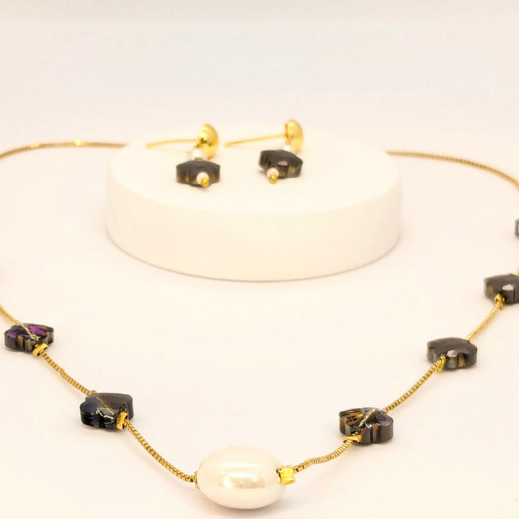 Beautiful White Pearl with Transparent Star Shaped Crystal Necklace Set