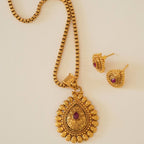Classy Drop Pendant Brass Chain Set