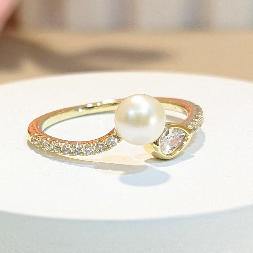 PRIMA DONNA SERIES -  Pearl with 5A Zirconia 18k Gold Plated Adjustable Finger Ring