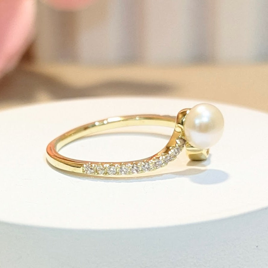 PRIMA DONNA SERIES -  Pearl with 5A Zirconia 18k Gold Plated Adjustable Finger Ring