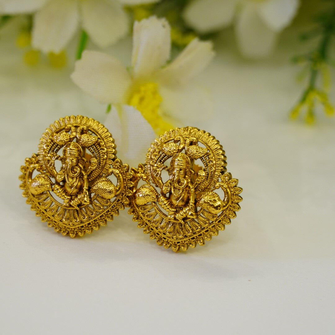 Ganesha Heart Shaped Temple Pendant Set