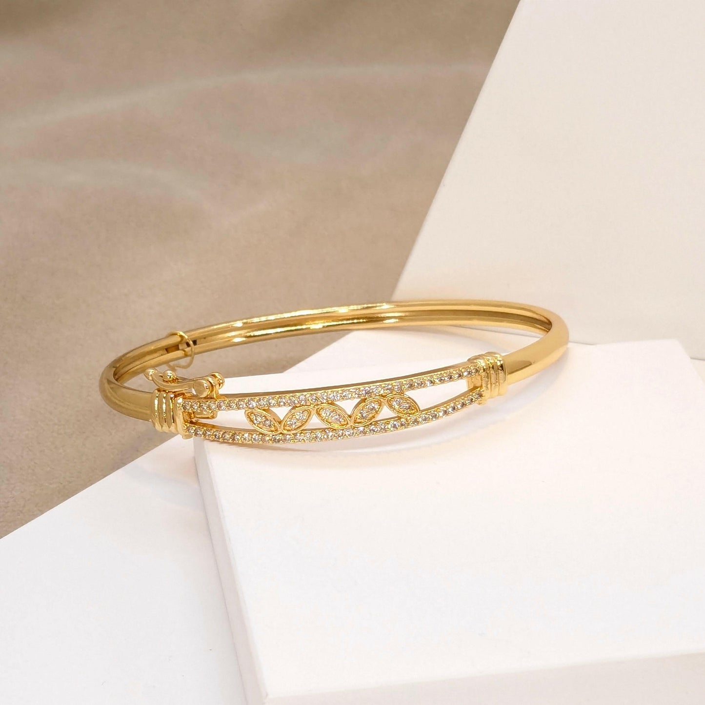 Minimalistic Zirconia Studded 18K Gold Plated Bracelet