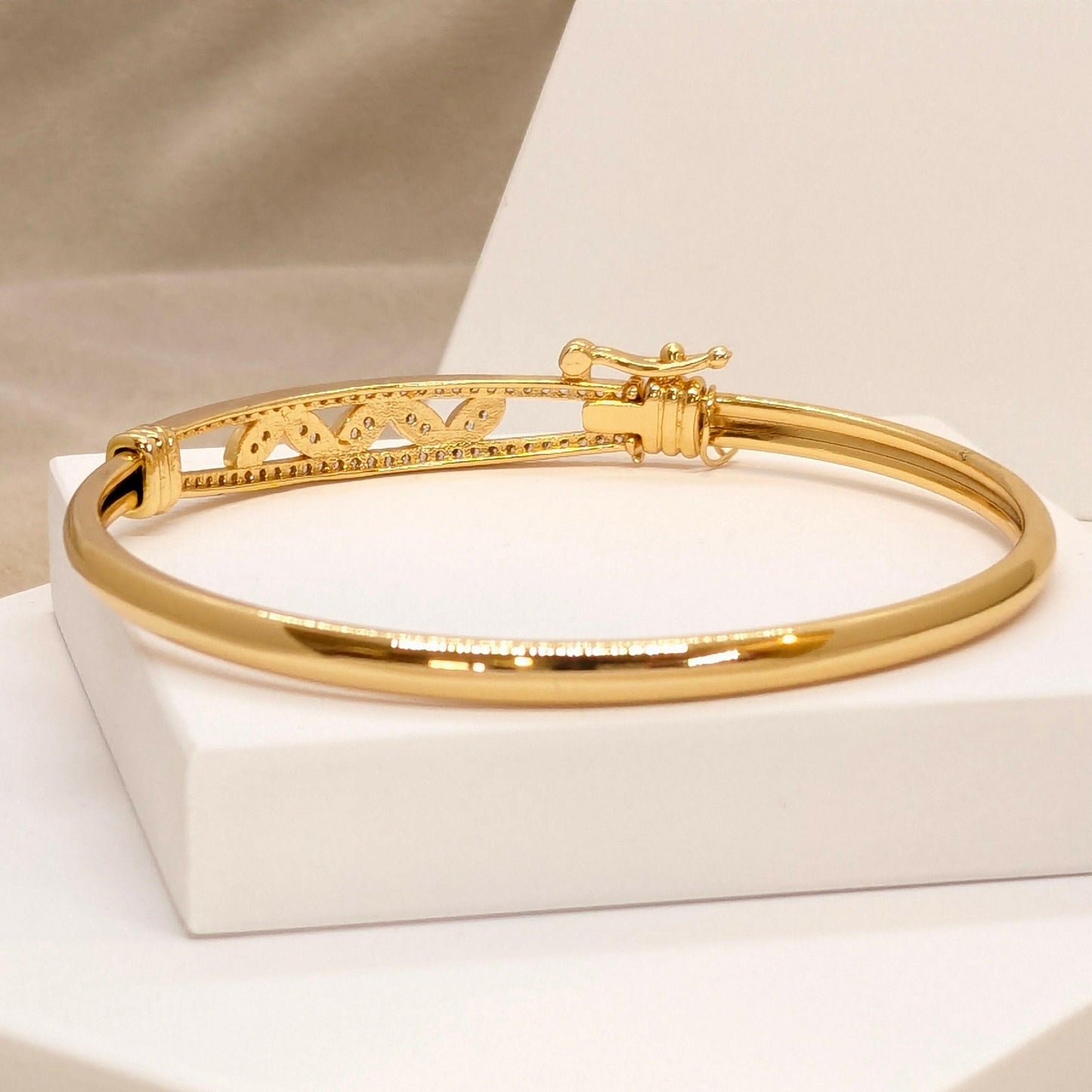 Minimalistic Zirconia Studded 18K Gold Plated Bracelet